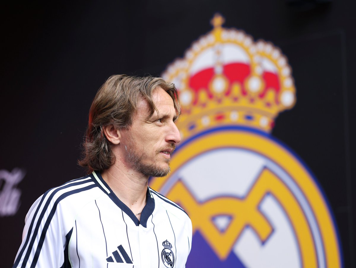 HNS (@hns_cff) on Twitter photo As <a href="/realmadrid/">Real Madrid C.F.</a> is eliminated from <a href="/FIFACWC/">FIFA Club World Cup</a>, following a 4:0 semifinal loss to PSG, #Croatia captain <a href="/lukamodric10/">Luka Modrić</a> closes a magnificent chapter. What a ride it has been! 🤩
Take a bow, legend. 🎩
#Family #FIFACWC #Vatreni❤️🔥 As <a href="/realmadrid/">Real Madrid C.F.</a> is eliminated from <a href="/FIFACWC/">FIFA Club World Cup</a>, following a 4:0 semifinal loss to PSG, #Croatia captain <a href="/lukamodric10/">Luka Modrić</a> closes a magnificent chapter. What a ride it has been! 🤩
Take a bow, legend. 🎩
#Family #FIFACWC #Vatreni❤️🔥