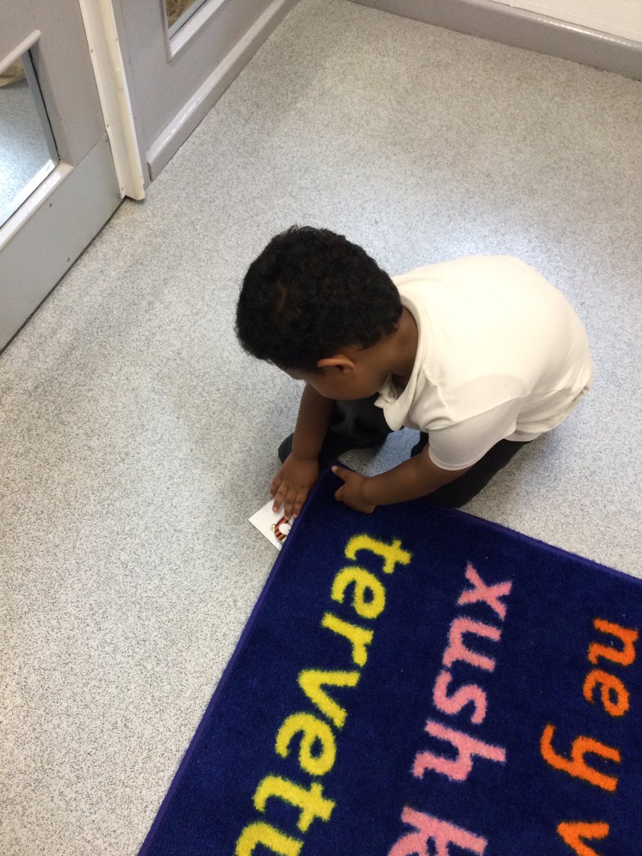 LeighPrimary's tweet photo. Nursery children were fantastic during the last ‘Early Talk Boost’ session today. They listened very carefully and followed simple instructions. We discussed positional language and the children had to place the tizzy card in the correct places- on,under and in.#Earlytalkboost https://t.co/Ub1We67HV1