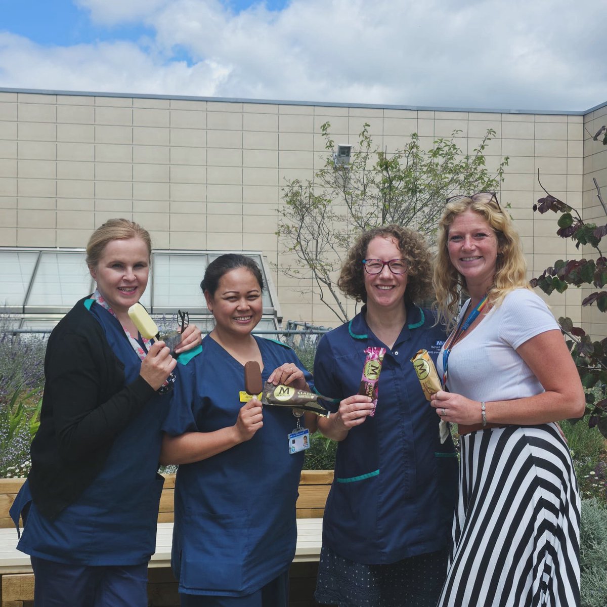 🍦 We wanted to keep the colorectal team at <a href="/OUHospitals/">OUH</a> cool in the heat by treating them  to ice creams to keep them going. Thanks to all of the colorectal team for everything you do - these are just a token of everyone’s appreciation!

#colorectal #colorectalnurse #ouh