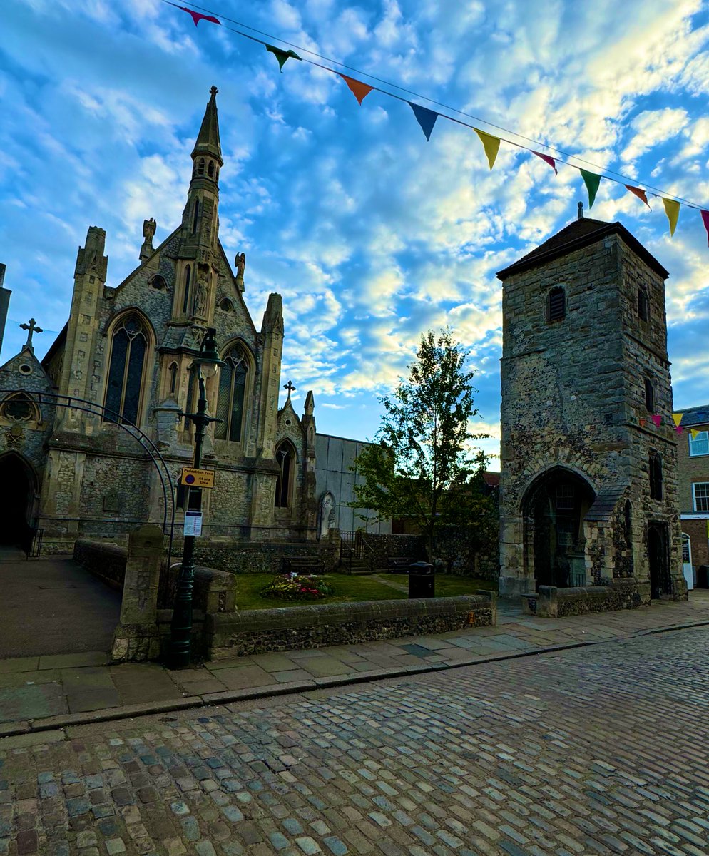 APCAFC's tweet image. Approximately 15 miles today from Ottinge to Canterbury 

#GoingAroundtheUKCoastAgain 
Day 149

This completes SIDEPROJECT
#ElhamValleyWay 

So next time out, I’ll be back at Hythe to continue my journey along the Kent coast.

#NorthDownsWay