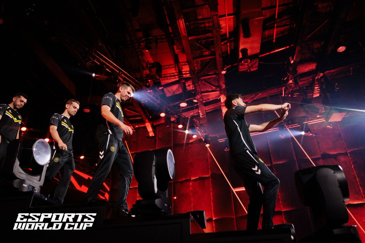 Here to stay! Joining the TOP5 tomorrow after a long day of racing!
#VITWIN #VforVictory #EsportsWorldCup #R1 #rennsport