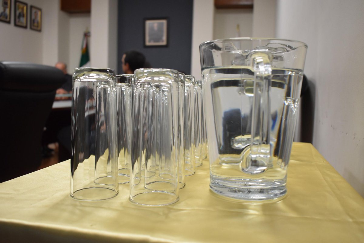 SRNYMA's tweet photo. La @SGGDurango se suma al programa “Oficinas con Valor Ambiental”, eliminando plásticos de un solo uso y adoptando prácticas sustentables.
¡Durango avanza hacia un gobierno más verde! 🌱♻️
#ValorAmbiental #GobiernoSustentable #DurangoVerde https://t.co/Rj9javZjkp