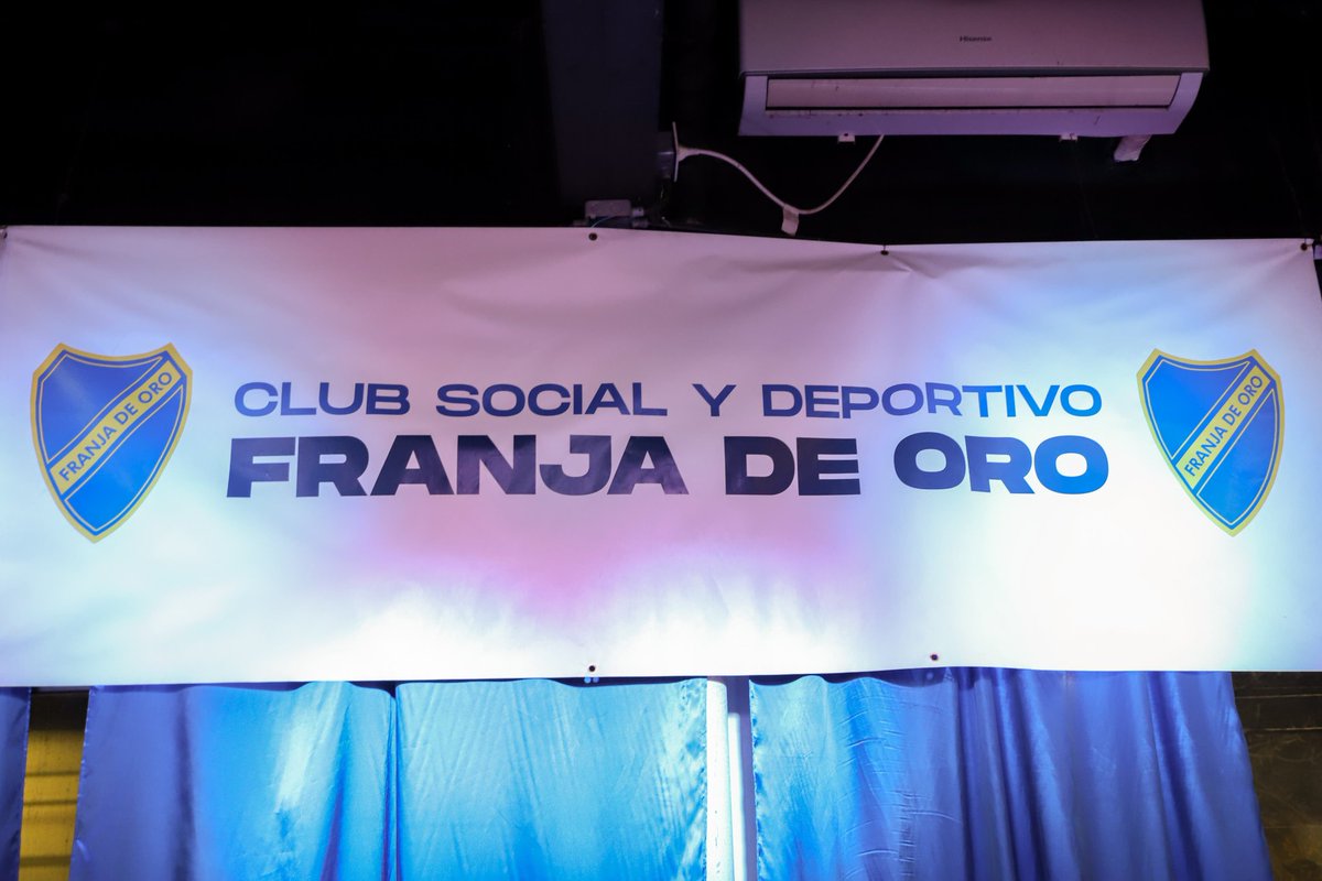 Ayer cenamos con referentes de los clubes de barrio.

Más que nunca en estos momentos, hay que seguir fortaleciendo estos espacios de encuentro e inclusión.

Por eso es fundamental destacar el trabajo en unidad de las federaciones, en conjunto con la Comisión de Deportes de la