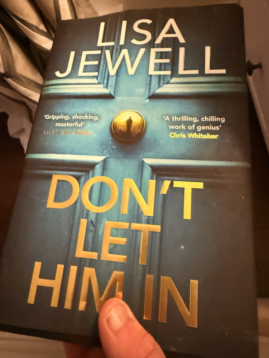 Lukelore 🌱 🌒 🌲 (@lukey1303) on Twitter photo If you love a thriller you must read this authors books. I’ve loved every single one of them <a href="/lisajewelluk/">Lisa Jewell</a> If you love a thriller you must read this authors books. I’ve loved every single one of them <a href="/lisajewelluk/">Lisa Jewell</a>