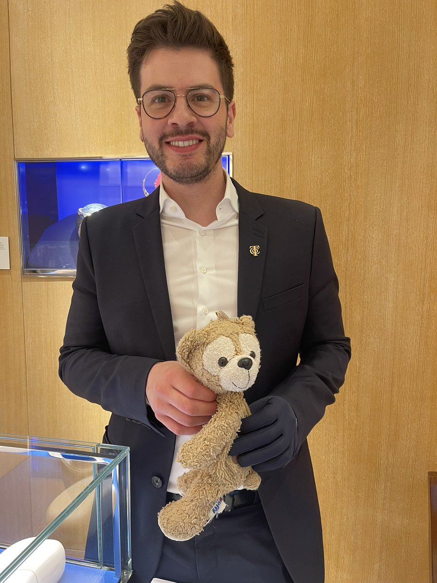 This is Michael! He works at Tiffany’s! He was super sweet and helpful! Thank you Michael!