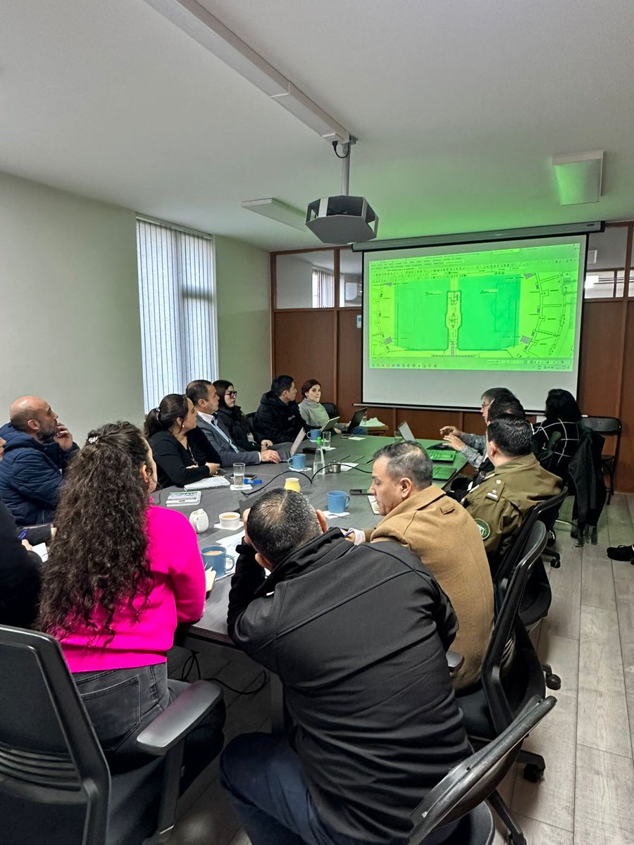 Delegación Presidencial Regional de Los Lagos (@dprloslagos) on Twitter photo En el marco del evento que se realizará en noviembre en Estadio #Chinquihue, Delegada Paulina Muñoz se reunió con productora Bizarro junto a <a href="/LosLagosSPD/">SPD Los Lagos</a>, <a href="/MTTLosLagos/">SeremiTT Región de Los Lagos</a>, <a href="/seremisalud10/">Seremi Salud Los Lagos</a>, <a href="/munipuertomontt/">Mun. Puerto Montt</a> y <a href="/CarabLosLagos/">Carabineros Región de Los Lagos</a>, con el objetivo de fortalecer los protocolos de seguridad. En el marco del evento que se realizará en noviembre en Estadio #Chinquihue, Delegada Paulina Muñoz se reunió con productora Bizarro junto a <a href="/LosLagosSPD/">SPD Los Lagos</a>, <a href="/MTTLosLagos/">SeremiTT Región de Los Lagos</a>, <a href="/seremisalud10/">Seremi Salud Los Lagos</a>, <a href="/munipuertomontt/">Mun. Puerto Montt</a> y <a href="/CarabLosLagos/">Carabineros Región de Los Lagos</a>, con el objetivo de fortalecer los protocolos de seguridad.