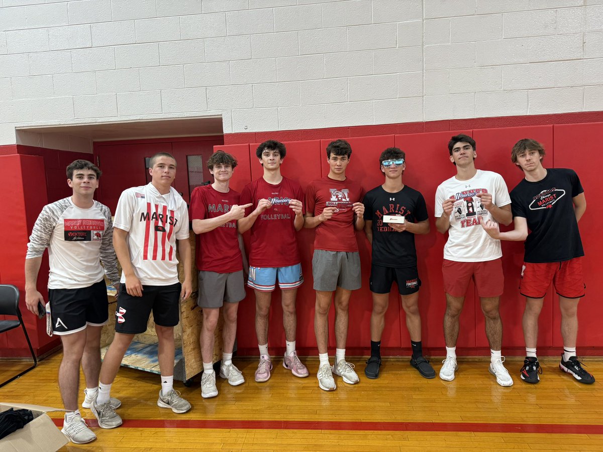 RedHawkVB's tweet photo. Contest winners and T Shirt Time at #ProgramCamp ππ #RingSZNPart6 https://t.co/b19wI8aQip