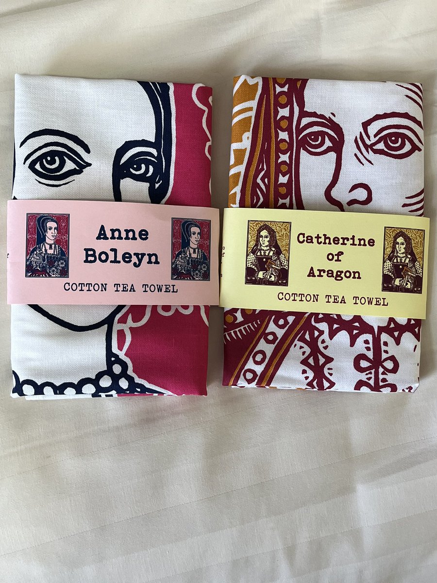 monarchyconf's tweet image. It’s been an intense 24 hours at #imc2025 — only time I’ve gone the one day route. Lovely to see the folks @archumanities & Laura @routledgehist + enjoyed the craft fair, sessions from Noblewomen Network & Educating Elite Women, chatting @teachmedwomen at the evening roundtable