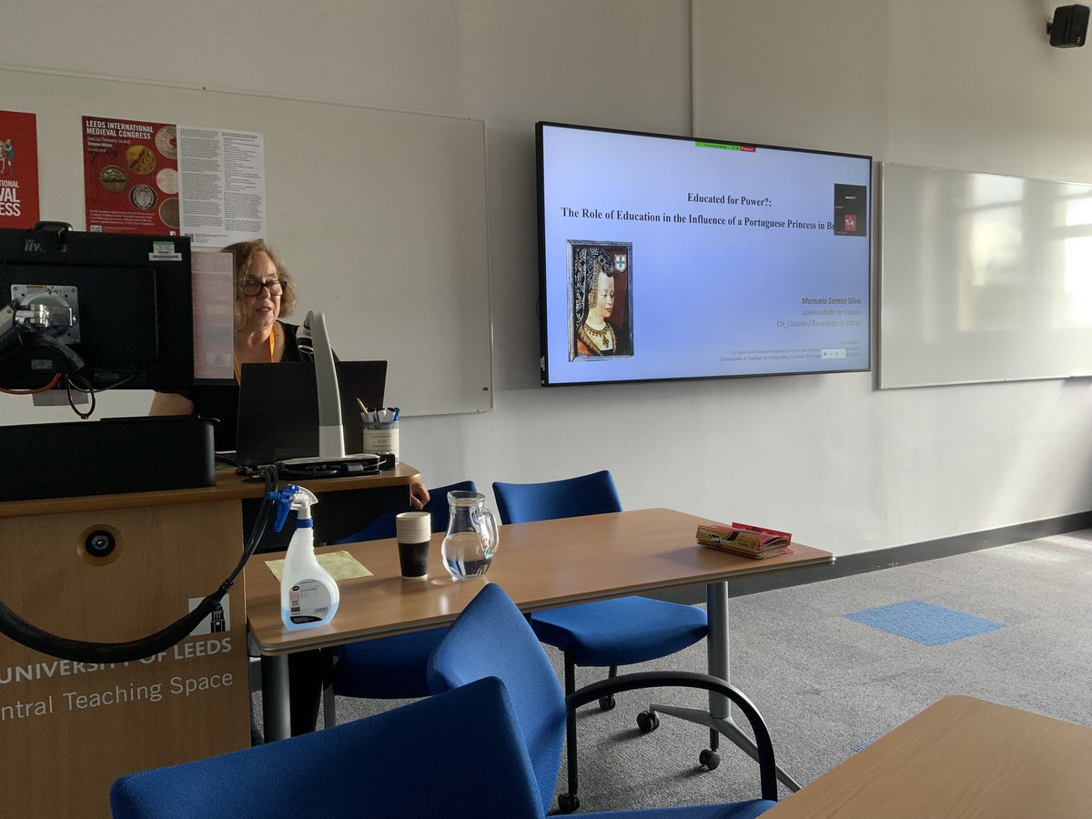 monarchyconf's tweet image. It’s been an intense 24 hours at #imc2025 — only time I’ve gone the one day route. Lovely to see the folks @archumanities & Laura @routledgehist + enjoyed the craft fair, sessions from Noblewomen Network & Educating Elite Women, chatting @teachmedwomen at the evening roundtable