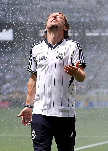 Ahora sí. Gracias por cada gota de sudor con la que empapaste la camiseta, por cada esfuerzo, por dejarte el corazón en cada partido. Tu exterior del pie es historia del Real Madrid y el día que llegaste, una bendición. Te quise desde el primer día y es para siempre.