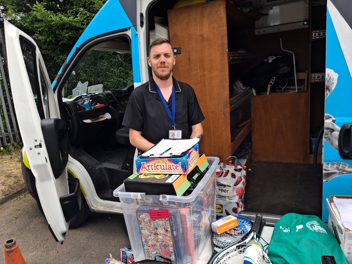 MickBrown3's tweet image. Back at St Chad&apos;s, a really active part of the Community, to catch up with the team from the Active Wellbeing Society at their bi weekly visit to loan general peices of sports or gardening items as well as meeting people accessing the weekly Erdington Food Club.