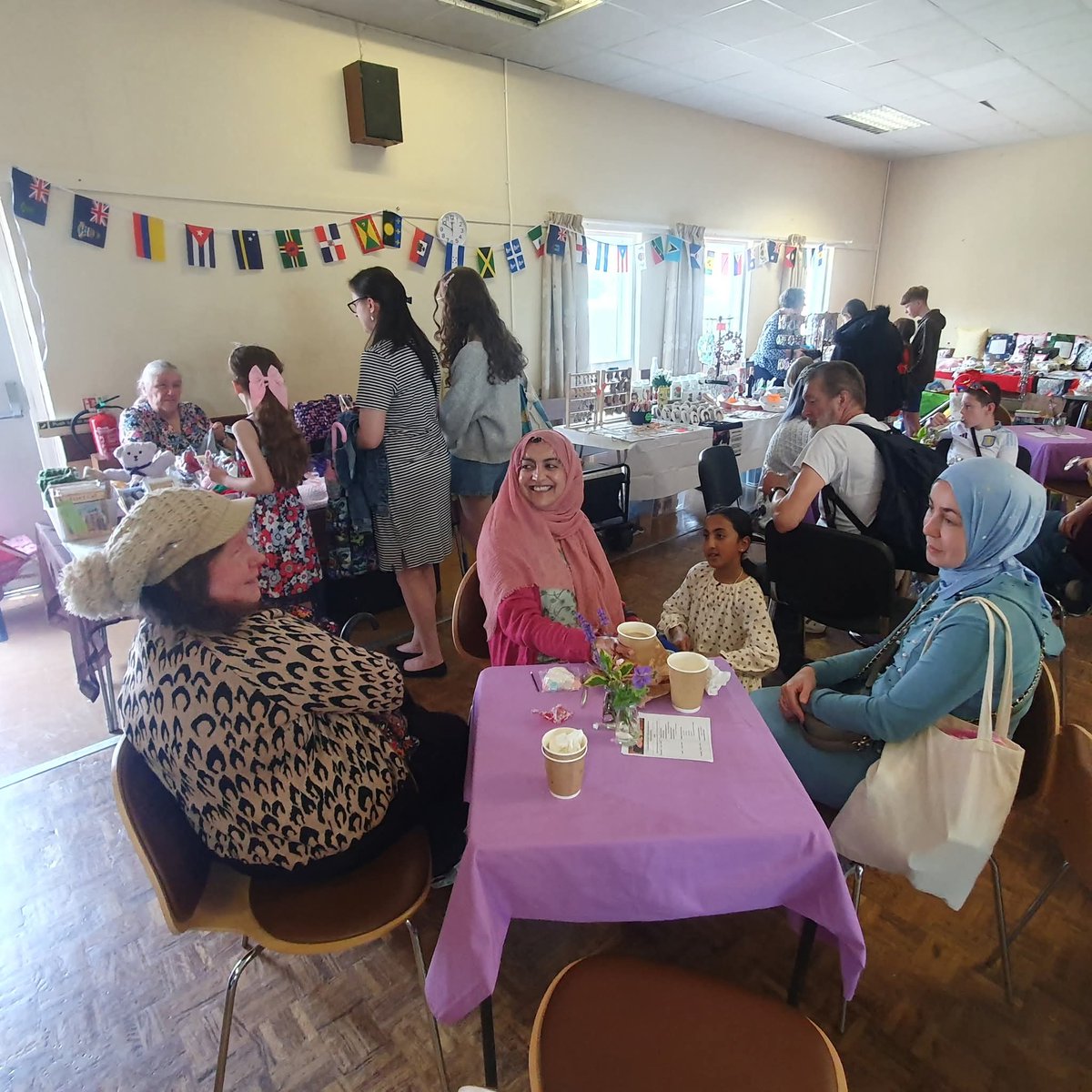 MickBrown3's tweet image. Back at St Chad&apos;s, a really active part of the Community, to catch up with the team from the Active Wellbeing Society at their bi weekly visit to loan general peices of sports or gardening items as well as meeting people accessing the weekly Erdington Food Club.