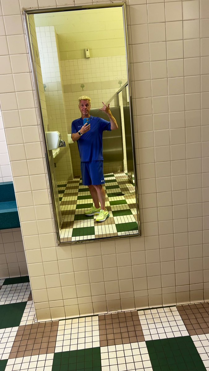 If you’re not taking rest room selfies you’ve got no rizz