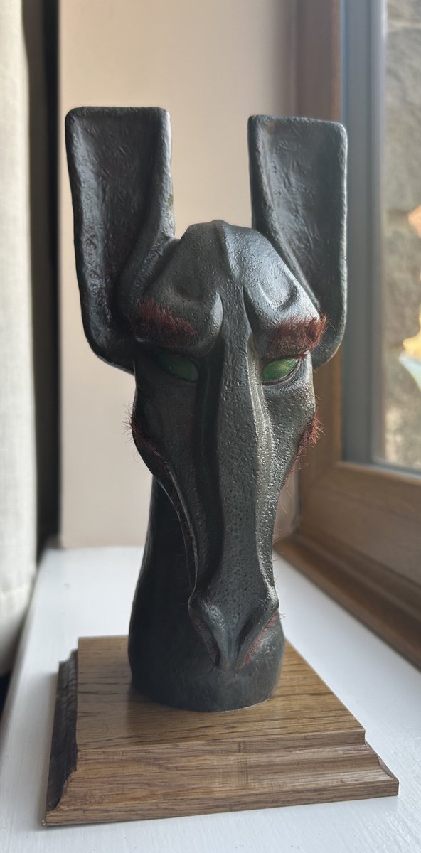 AMHmakes's tweet image. Not gonna lie i almost forgot to post the finished head with lights in but better late than never, Here he is all finished! 

#DoctorWho #PyramidsofMars #Sutekh