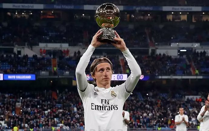 Hemos visto los ultimos minutos de Luka Modric con la camiseta del Real Madrid
Te esperamos de vuelta en el Bernabeu, siempre sera tu casa
GRACIAS POR TU FUTBOL
GRACIAS POR TU MADRIDISMO
GRACIAS INFINITAS LEYENDA
GRACIAS <a href="/lukamodric10/">Luka Modrić</a>
🤍🤍🤍