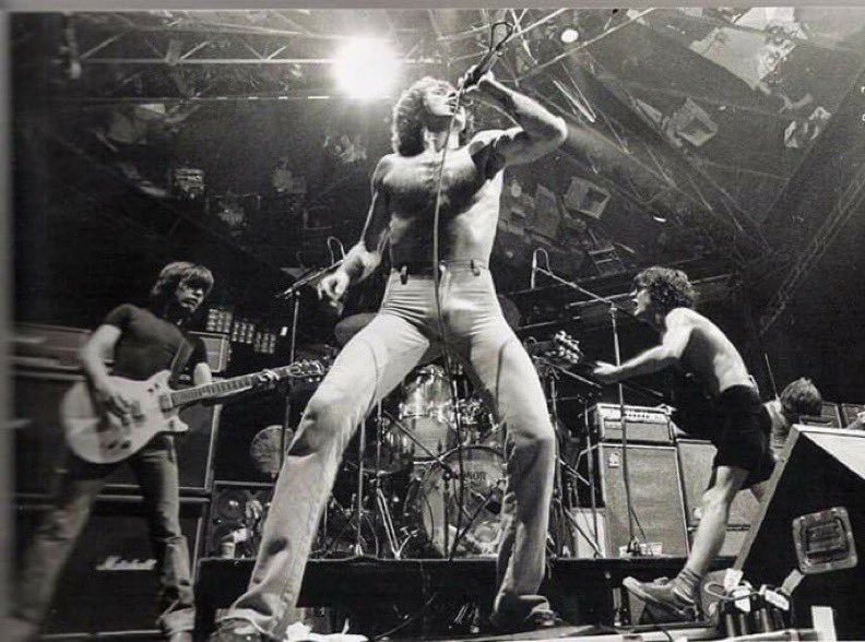 acdcrideon's tweet image. Living easy, loving free..

Birthday thought for Bon Scott. A true rock’n’roll singer. 

@acdc #Scotland