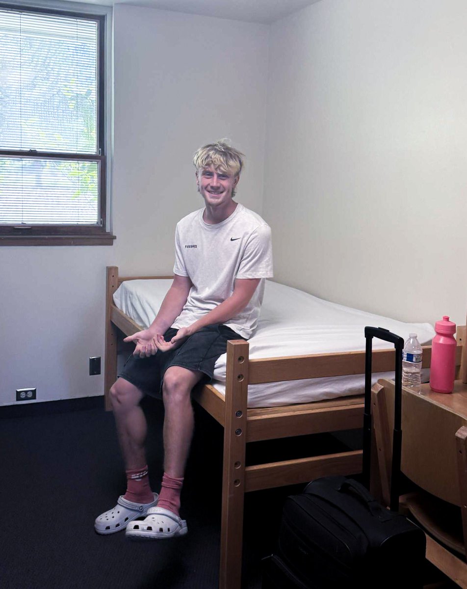 Paytonengelke's tweet photo. Checked into my dorm & ready for @PGCbasketball Playmaker College! Locked in on leveling up my IQ, leadership, & impact. Ready to learn & take my game to the next level ๐
#PGCPlaymaker #NextLevel #StudentAthlete #CollegeHoops #BasketballRecruit #BasketballIQ #PointGuardMentality https://t.co/ri10iIoxUw