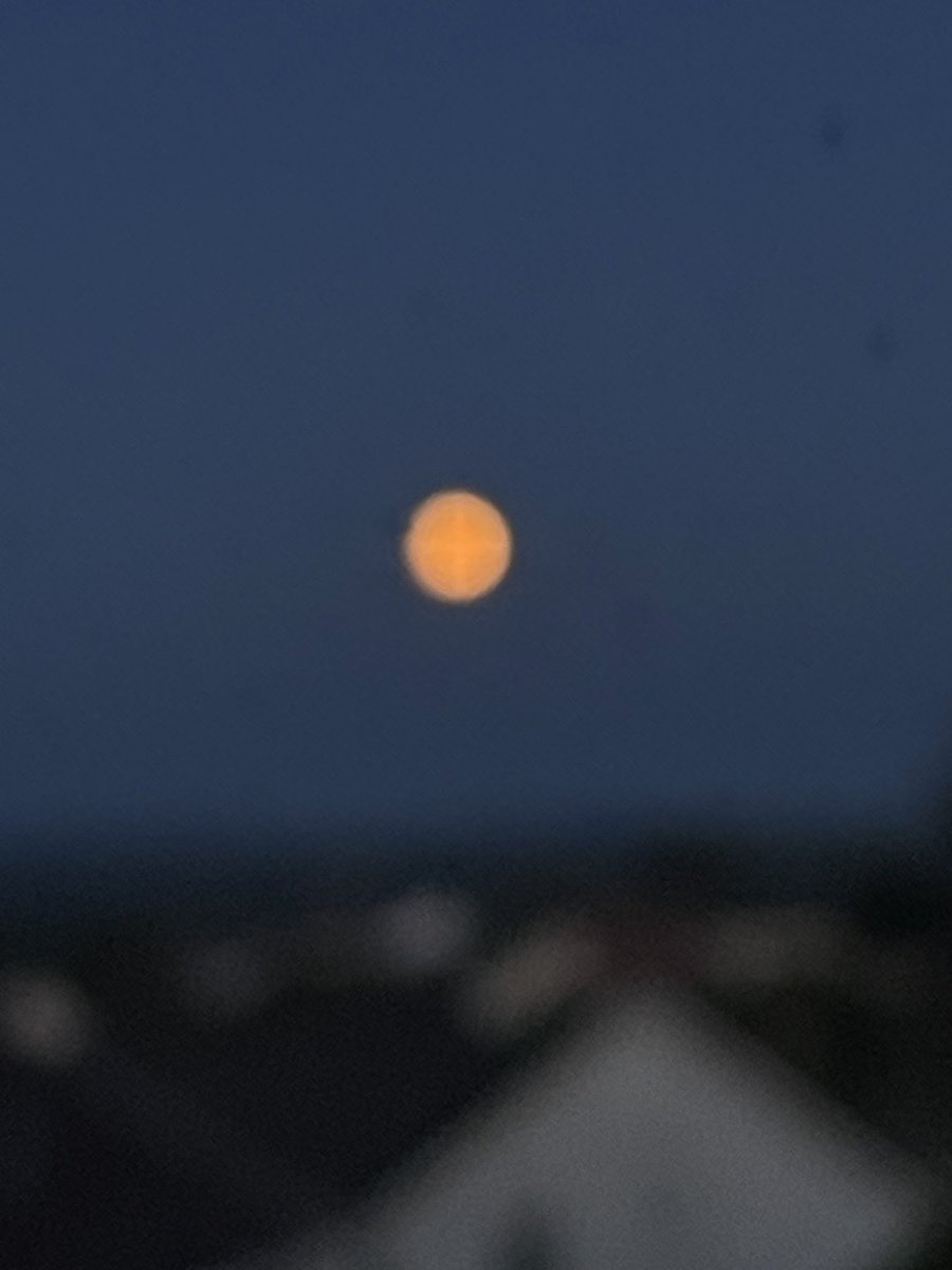 Lleuad hyfryd heno - ymddiheuriadau am y llun 😀
