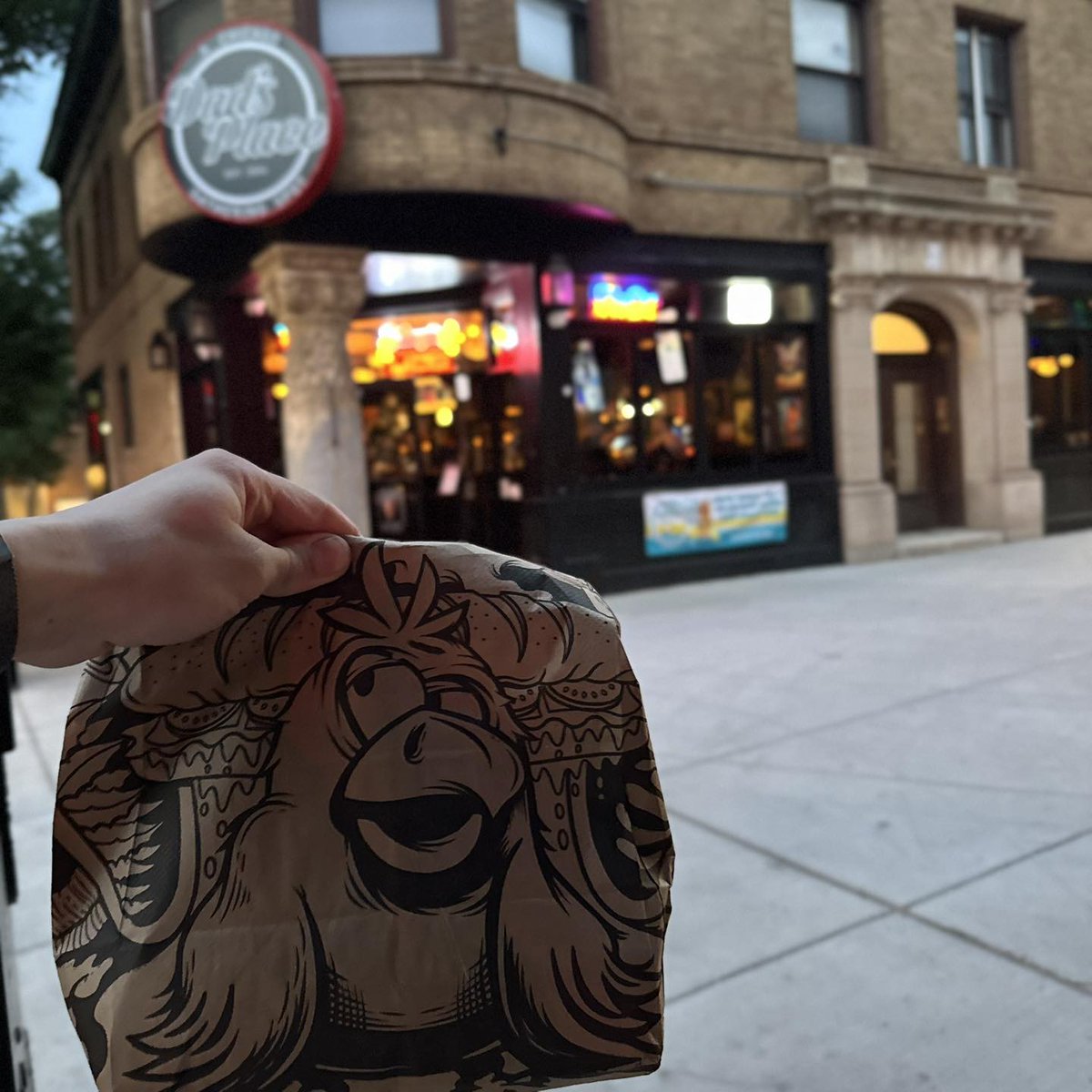 Dad's Place - A Chicago Gathering Spot tweet media