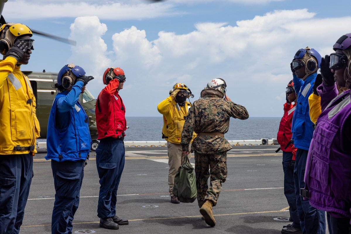 CMC_MarineCorps's tweet image. Yesterday, @USMCSgtMaj & I visited the USS Iwo Jima to observe the Marines & Sailors of @22nd_MEU preparing for deployment as America’s 911 force. The ARG/MEU team provides our nation’s leaders with flexible response options to deter, or if called upon, to defeat our adversaries.