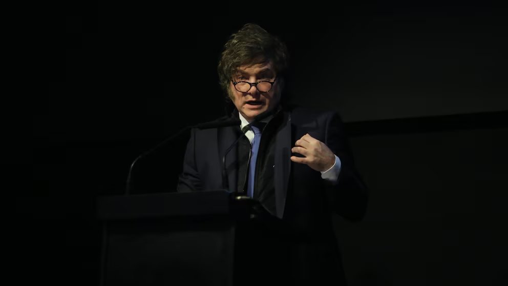 #Politica | #Milei "La intención de ellos es justamente romper todo". Acusó a los gobernadores de querer romper el déficit cero y las provincias responderan ante el Senado. Milei endureció su postura frente a los proyectos que presentaron los mandatarios del interior del país.