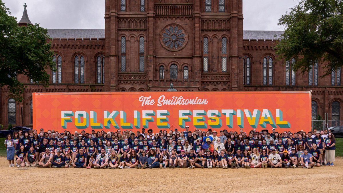 SmithsonianFolk's tweet image. That's a wrap on the #2025Folklife Festival! 🎬
After six days of language learning, music making, and much more, this year's Festival has come to a close. From all of us on staff, to our volunteers, participants, and visitors: thank you.
Stay in touch: festival.si.edu/join