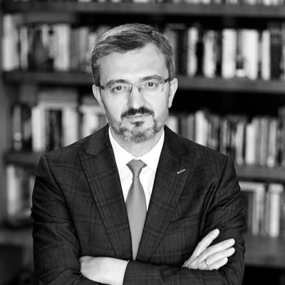 treminozmen's tweet photo. SETA Vakfı Genel Koordinatörlüğü zamanında çalışma fırsatı bulduğumuz, Dışişleri Bakan Yardımcısı Prof. Dr. Burhanettin Duran Hocamız Cumhurbaşkanlığı İletişim Başkanı olarak atanmıştır. Hayırlı muvaffakiyetler dilerim.
@iletisim https://t.co/h3BzTSGpvR