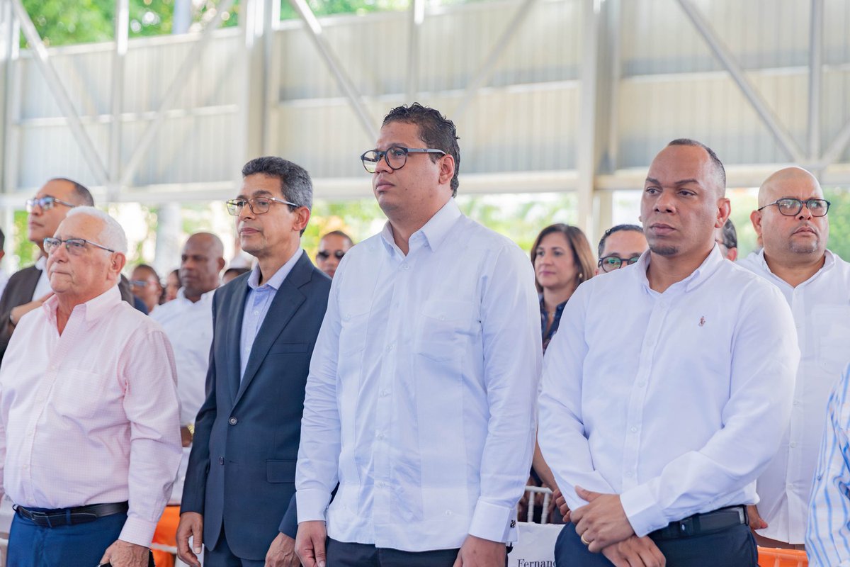 ¡Reconocer el esfuerzo también transforma! ✨

Nuestro viceministro de Emprendimiento, Fernando Lagares, nos representó en los
🏅𝗣𝗿𝗲𝗺𝗶𝗼𝘀 𝗢𝗿𝗴𝘂𝗹𝗹𝗼 𝗛𝗮𝘁𝗼 𝗠𝗮𝘆𝗼𝗿 𝗮𝗹 𝗠𝗲́𝗿𝗶𝘁𝗼 𝗘𝘀𝘁𝘂𝗱𝗶𝗮𝗻𝘁𝗶𝗹 𝘆 𝗠𝗮𝗴𝗶𝘀𝘁𝗲𝗿𝗶𝗮𝗹.