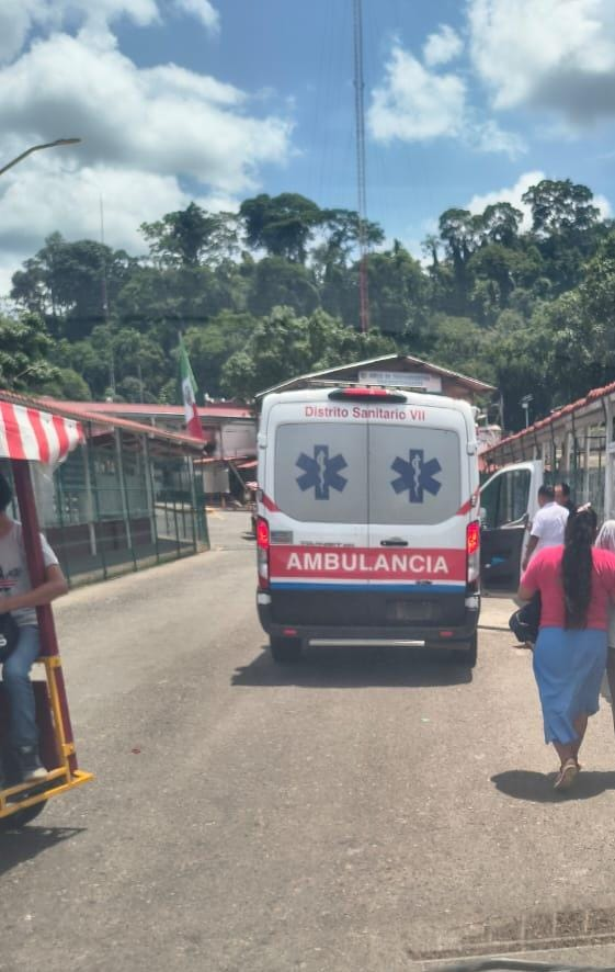 ConsulMexTeu's tweet image. @ConsulMexTeu coordinó hoy la repatriación por Talismán-El Carmen de una persona mexicana que sufre de serias hemorragias en el tracto digestivo.
El connacional fue recibido por personal de @SSaludChiapas para su traslado y seguimiento médico correspondiente.
#ProtecciónMX