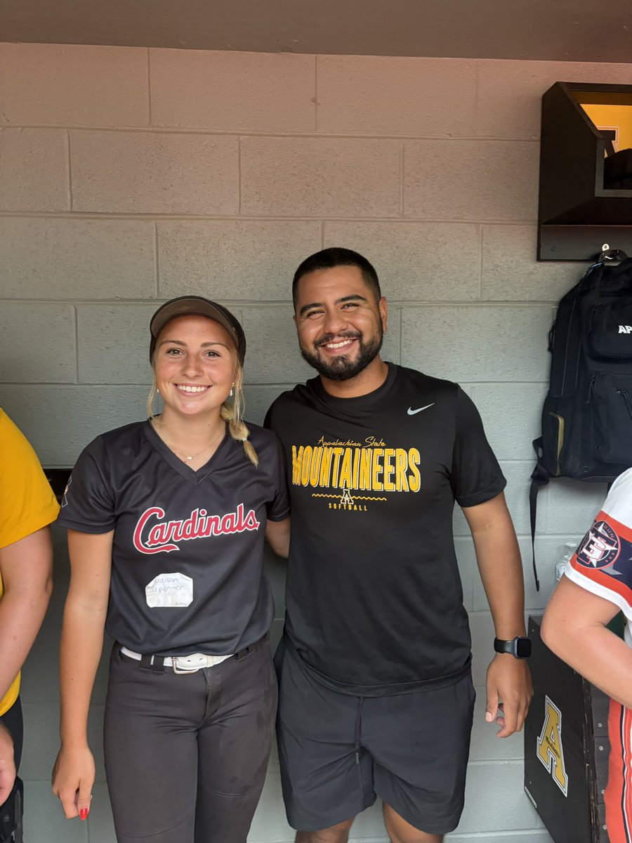 AddyCarpenter22's tweet photo. @AppStateSB never disappoints! Another great trip to Boone! I had a great camp! Thank you @whitjones25 @MattAlberghini @courtney_ogle12 @AleeexIbarra for the great instruction, per the usual! #RollNeers  @ExtraInningSB @cardinals_chand https://t.co/bAxHCC0y9b