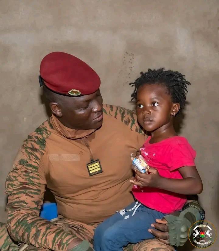 AES DIASPORA🇧🇫🇲🇱🇳🇪✊🏾 (@zerbo_harun) on Twitter photo Oui oui ns avons beaucoup de fronts mais la vision de notre camarade président <a href="/CapitaineIb226/">Capitaine Ibrahim TRAORÉ</a> + de Goita et Tiani, le patriotisme du peuple de l#AES contre l’impérialisme est notre ADN, identité, notre force pour affronter cette lutte ! Vive les peuples libres d’Afrique 🇧🇫🇲🇱🇳🇪✊🏾 Oui oui ns avons beaucoup de fronts mais la vision de notre camarade président <a href="/CapitaineIb226/">Capitaine Ibrahim TRAORÉ</a> + de Goita et Tiani, le patriotisme du peuple de l#AES contre l’impérialisme est notre ADN, identité, notre force pour affronter cette lutte ! Vive les peuples libres d’Afrique 🇧🇫🇲🇱🇳🇪✊🏾