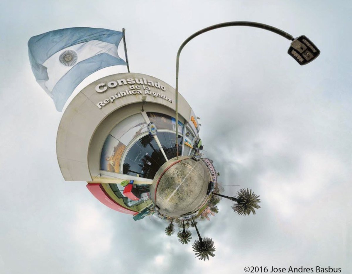 BasbusJose's tweet image. Con esta imagen panoramica en 360 grados, estilo miniplaneta, del Consulado Argentino en Maldonado, Uruguay, saludo a todos los colegas que desempeños este noble servicio publico, en este 209 Aniversario de la Independencia de nuestro pais, recordando aquel 9 de julio de 1816.