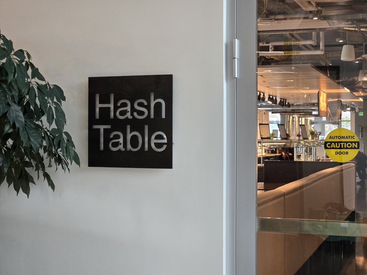 smn_sdt's tweet image. I really like how Google names things!
We have a loose tea bar called Leaf Node,
a cafe named Hash Table,
and another one called Local Host!