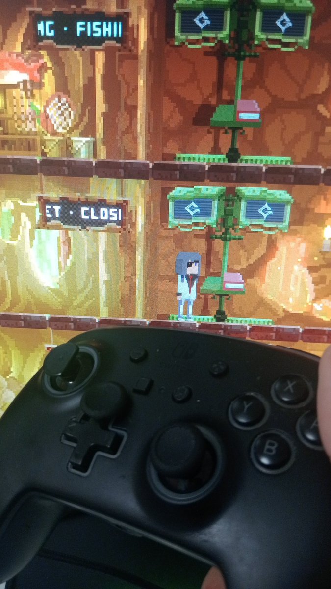 Isru709's tweet image. I should put the controller to rest or use glue and use it for the rest of my life?(it broke mid match,i still won but at what cost)