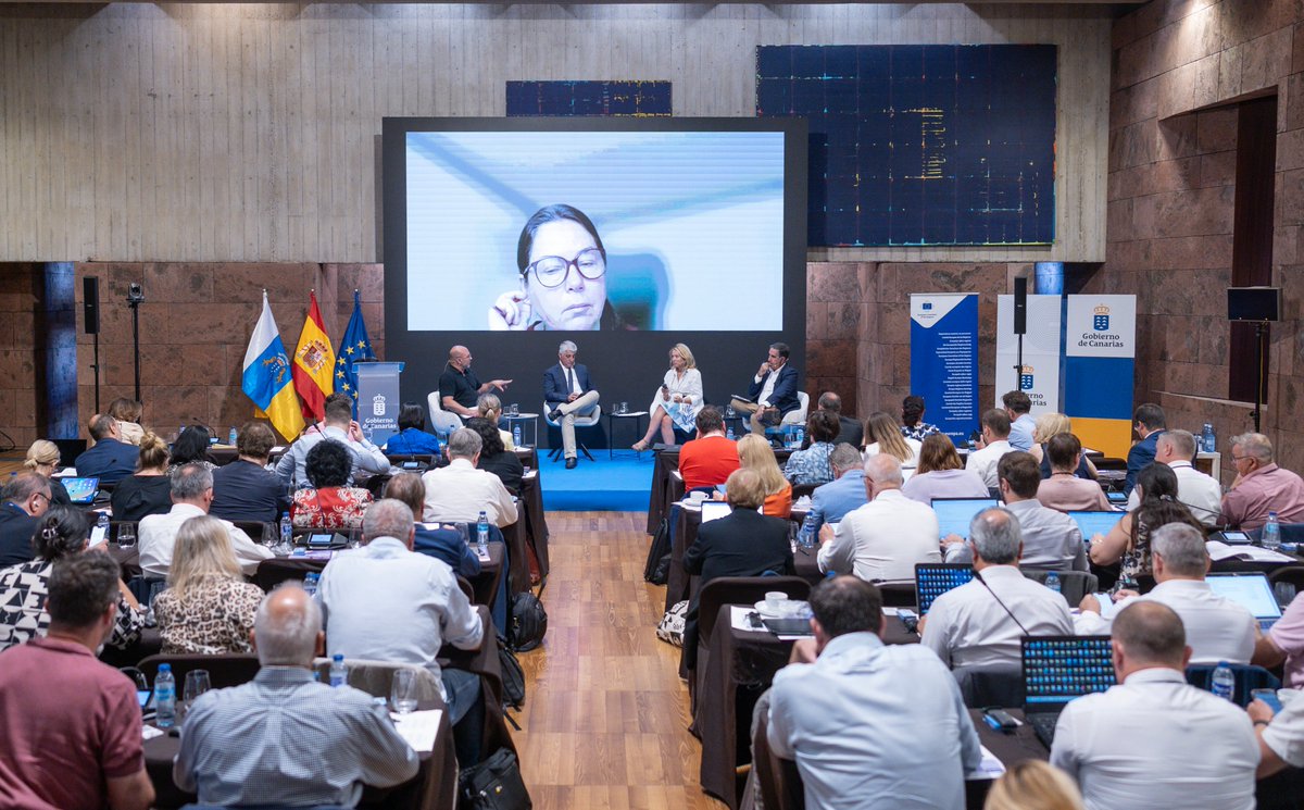 🗣Juan Carlos Lorenzo, coordinador territorial de <a href="/CEARCanarias/">CEAR Canarias ✳️</a> participó este martes en la conferencia de la Comisión de Ciudadanía, Gobernanza y Asuntos Institucionales y Exteriores (CIVEX) del <a href="/EU_CoR/">European Committee of the Regions</a> en #Tenerife
ℹ Se abordó la acogida de los menores migrantes no acompañados