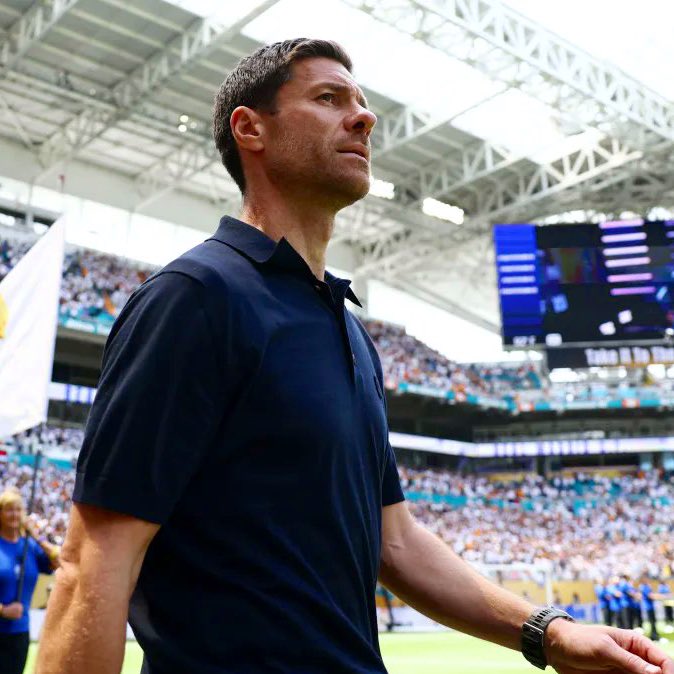 Varias lecturas del Real Madrid de Xabi Alonso:

- Se ha notado su influencia táctica, sobre todo con la posición mixta de Tchouameni, la opción Guler como interior de creación, probó con Trent dentro en debut pero cambió en J2… está moviendo el árbol

- Ha agitado la