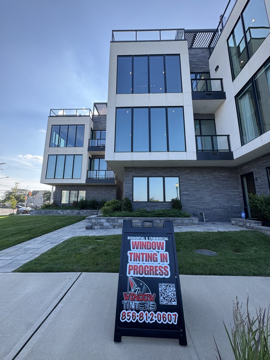 JimmyTints's tweet image. This one came out sick! 

Customer actually came to show us the interior temperature actively dropping as we progressed through the install