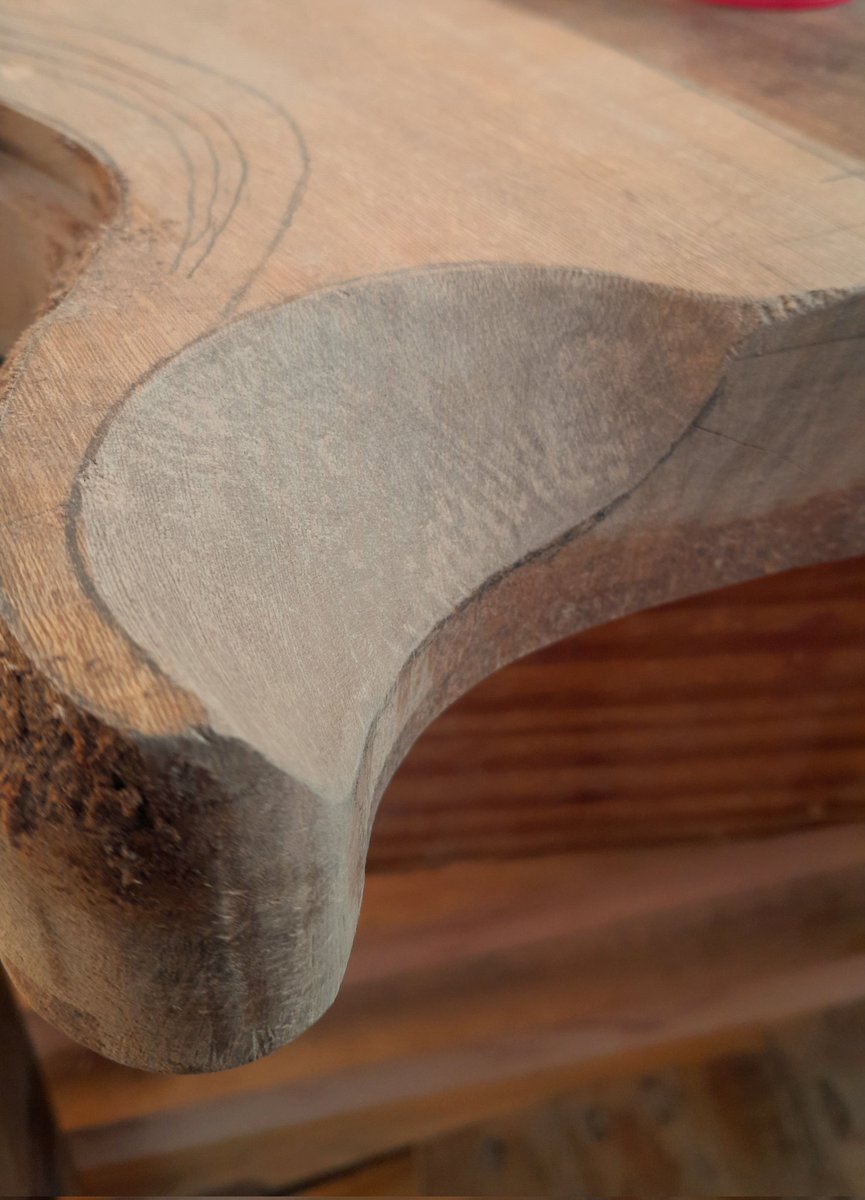cuerpo de guitarra tipo PRS en proceso