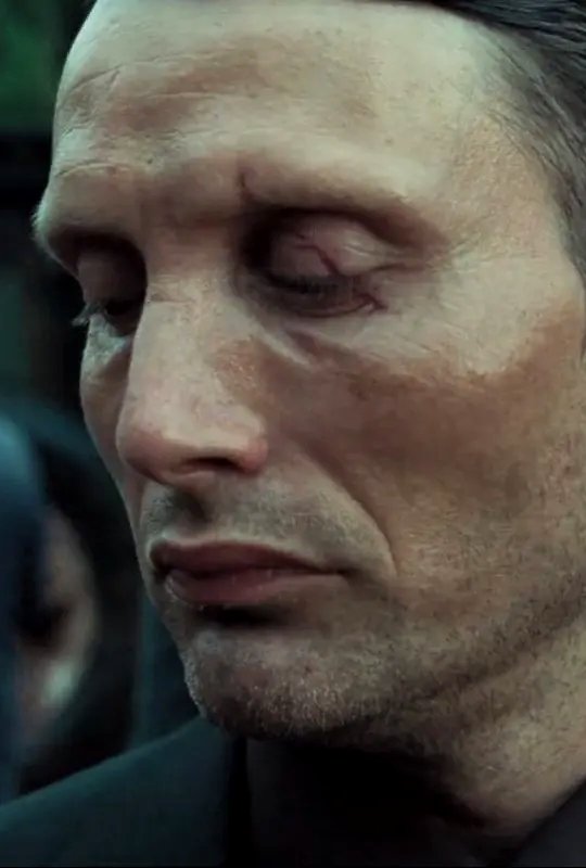 I wanna lick his scar