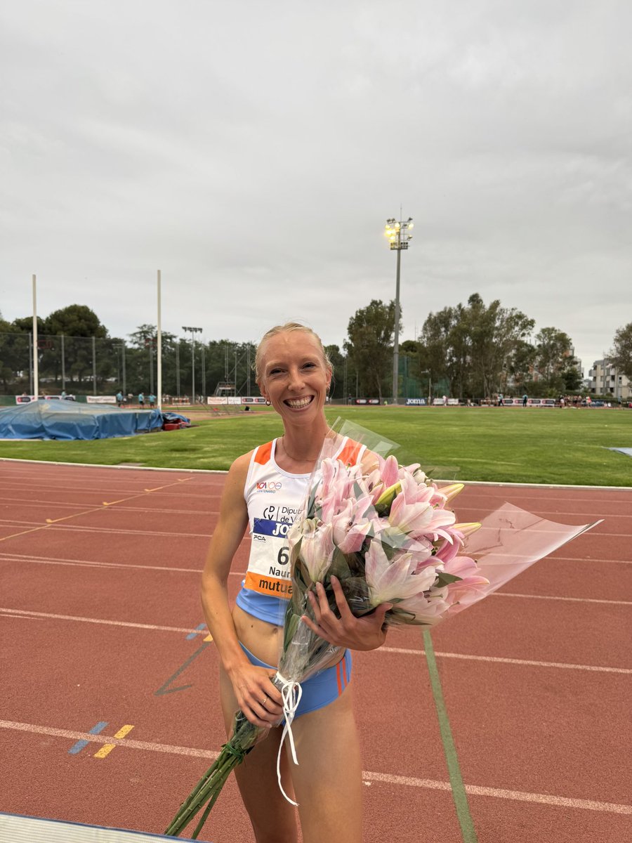 Gràcies por tot ZOYA 💜

Aunque podría ser la mejor liebre 🐇 del país. 

Ha quedado claro hoy, una vez más, que en españa no tenemos a nadie que pueda ayudar a las Marinas, Esthers, Aguedas, Martas a correr en 4’ pelados….
No hay atletas capacitadas para pasar a 2’40” el km