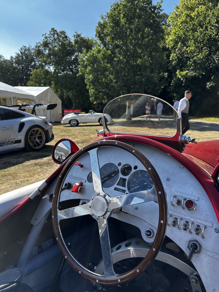 classiccarguru1's tweet photo. Today’s #Tipo184 adventure
The Celebration of Speed at Lympstone Manor
😎 https://t.co/djojsBeHPn