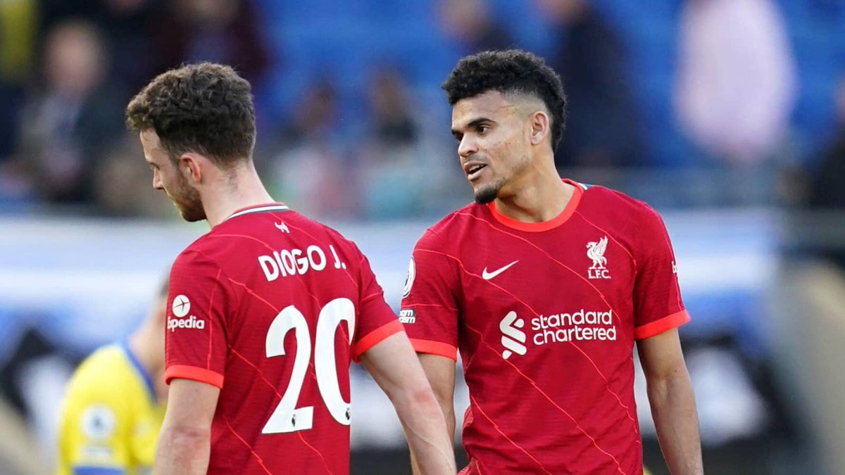 Luis Díaz esteve presente na missa do sétimo dia de Diogo Jota e André Silva ♥️

O plantel do Penafiel, Alisson Becker, Pedro Proença, Jorge Mendes, Toni, Ricardo Carvalho, Diogo Costa, José Sá, João Mário (FC Porto), Daniel Carriço e Ian Cathro também marcaram presença.