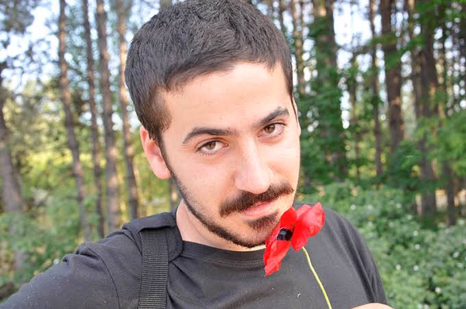 Düşlerindeki özgür dünya için sesin, sözün hep bizimle olacak. #AliİsmailKorkmaz

10.07.2013