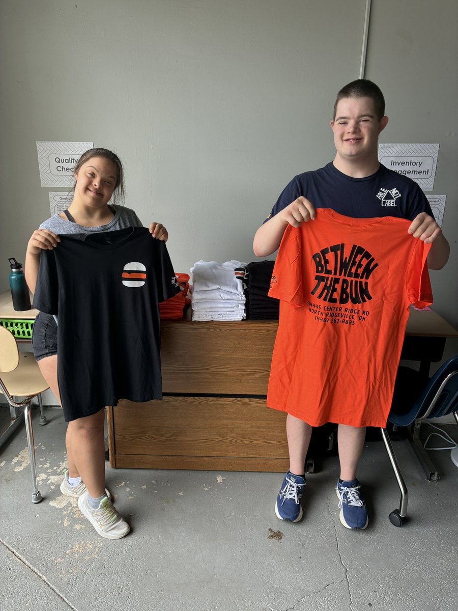 AbleNotLabel's tweet image. Thanks to Between the Bun for continuing to suport the students at NRCS! We had a blast creating your swag! 🍔