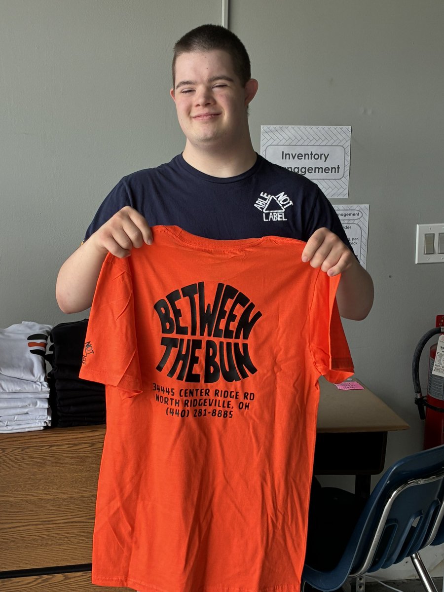 AbleNotLabel's tweet image. Thanks to Between the Bun for continuing to suport the students at NRCS! We had a blast creating your swag! 🍔