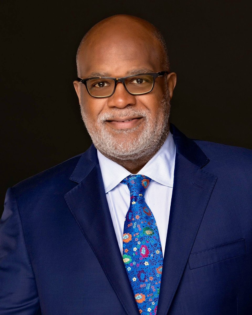 “I was always taught that service is the rent we pay for the space we occupy on this earth. I received help from a wide array of sources that funded my law school education. No one asked me to pay that money back. I’m obligated to pay it forward.”
- Judge Jon R. Gray (Ret.) (J.D.