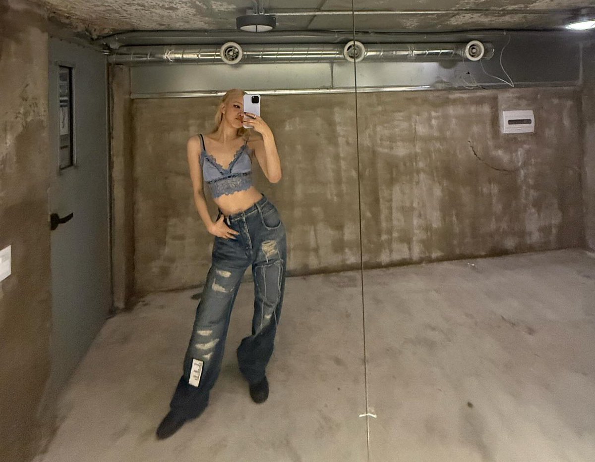 rosie tweet media
