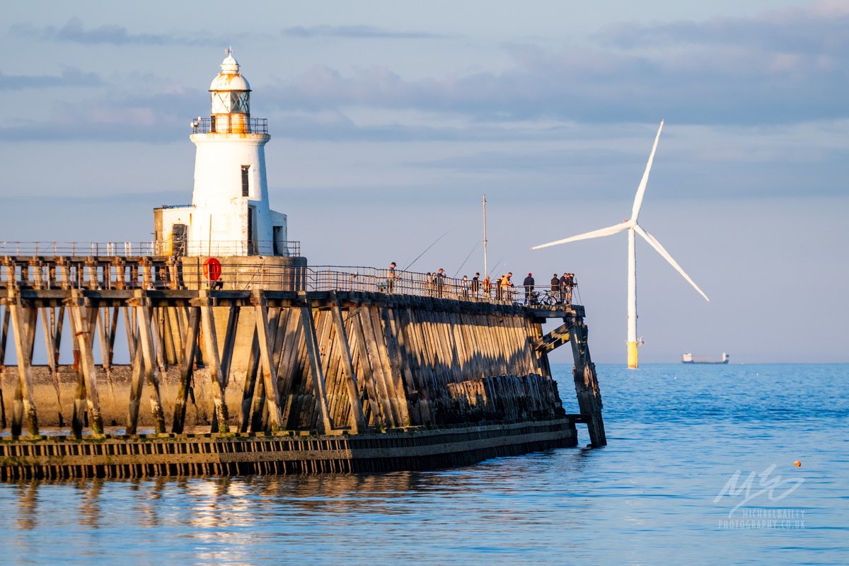 jollybeggars's tweet image. Fishing from South Beach pier this evening #Blyth #Northumberland