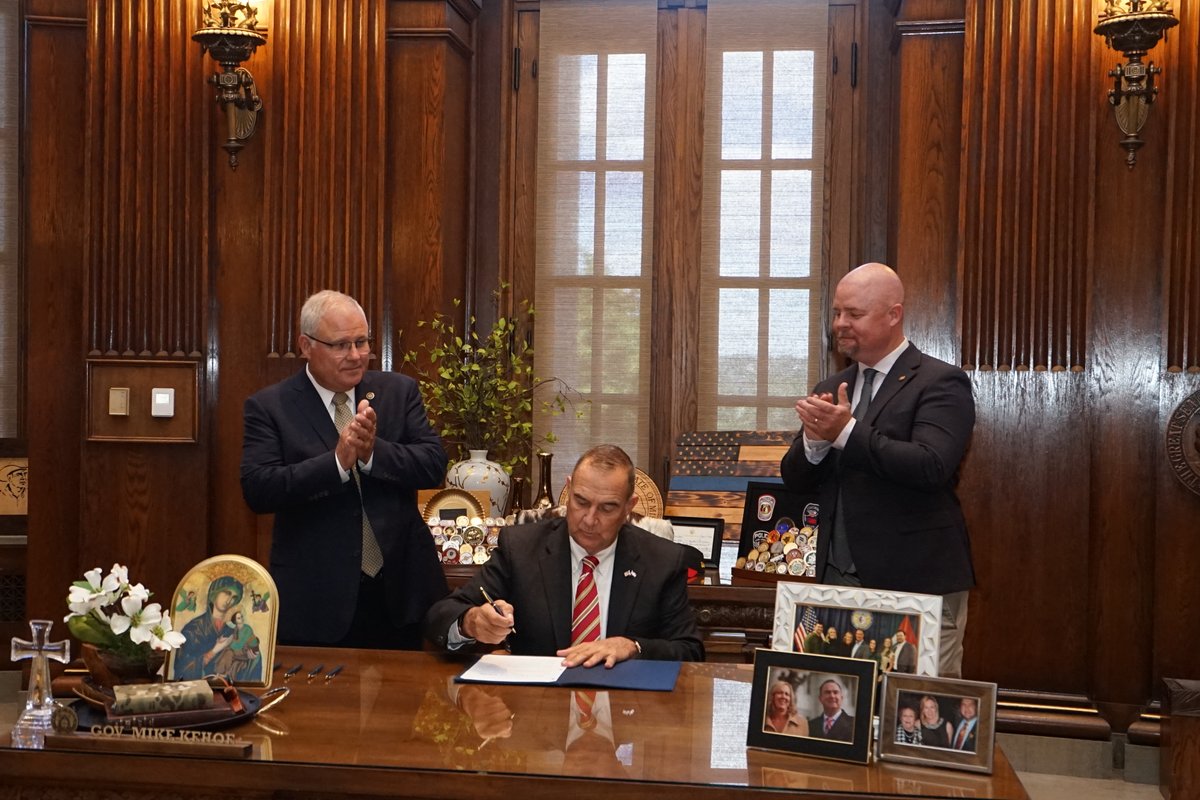 This afternoon's bill signing impacts both K-12 students and Missourians pursuing higher and career technical education. Proud to join the General Assembly in making Missouri's education systems safer and stronger for schools, students, and teachers. 

Read more: