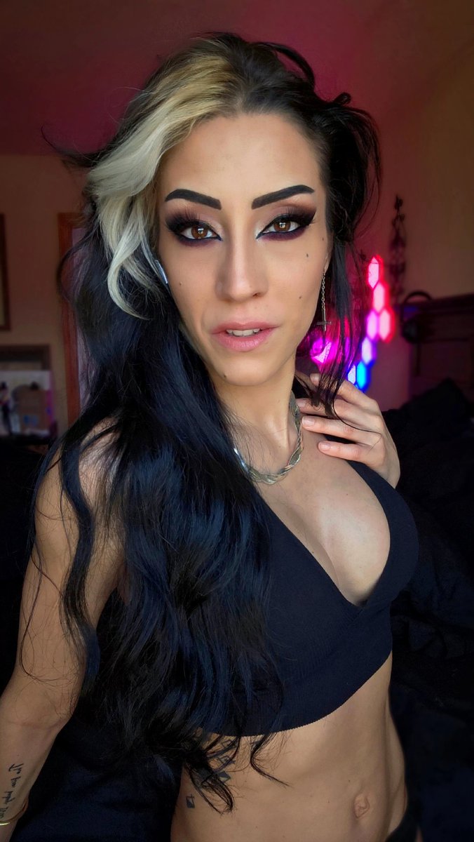 Hot single porters on your beach 

Live with Death Stranding 2
Twitch.tv/okstranger